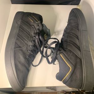 Addidas tyshawn jones size 7.5 M